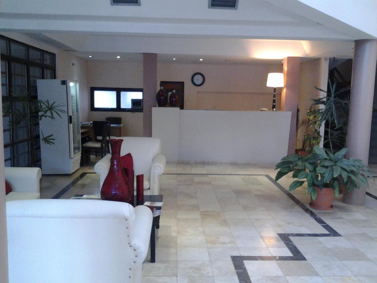 Hotel Lazaro Villa Mercedes Exterior foto